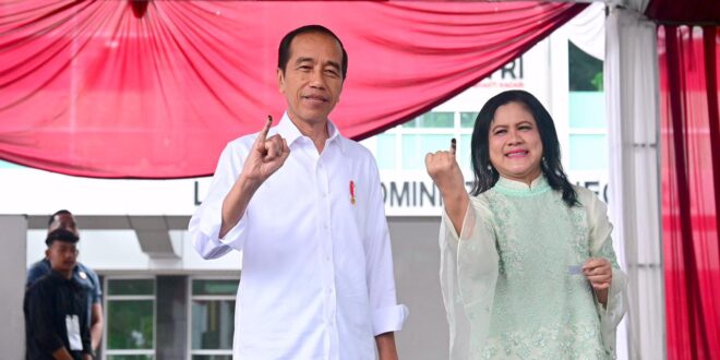 Foto: Presiden Jokowi & Istri Nyoblos di Gambir